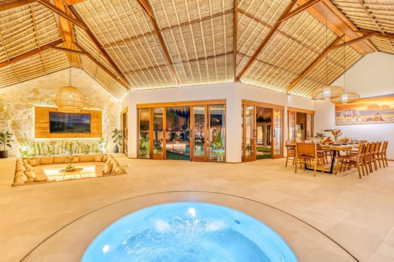 El Gaucho: Brand New 9bdr Prime Location Villa *