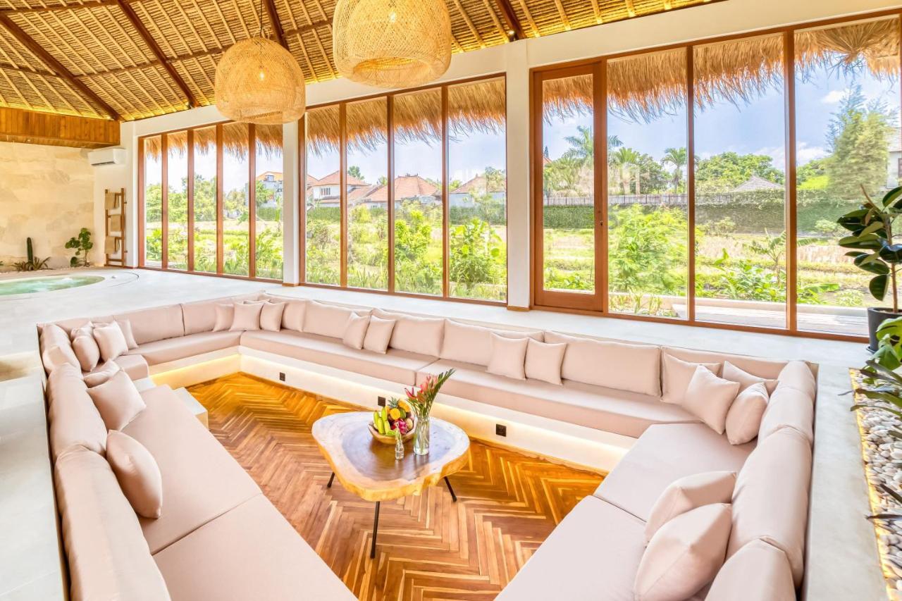 El Gaucho: Brand New 9bdr Prime Location Villa