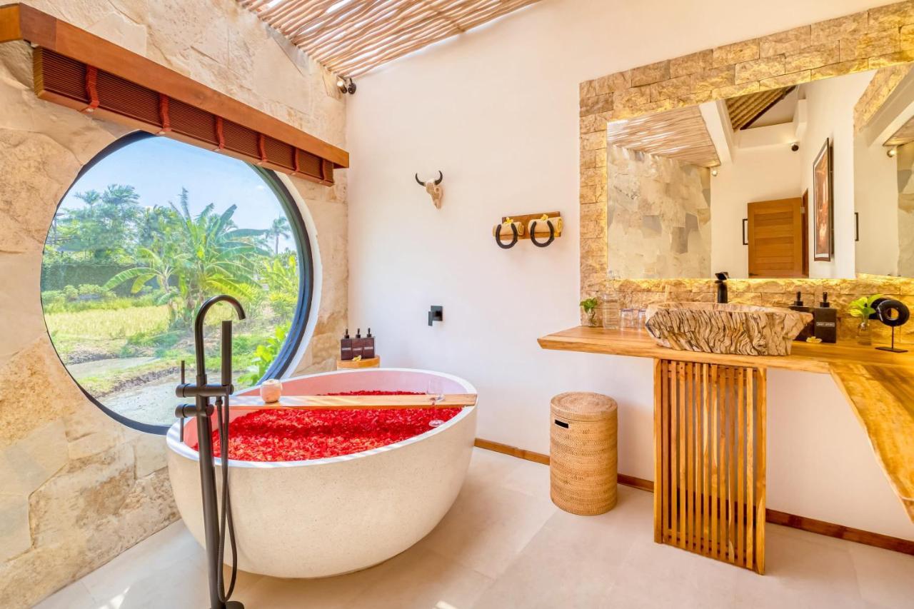 Villa El Gaucho: Brand New 9bdr Prime Location
