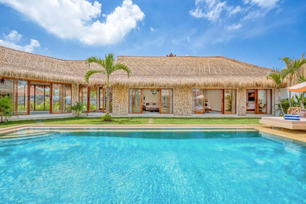 Villa El Gaucho: Brand New 9bdr Prime Location